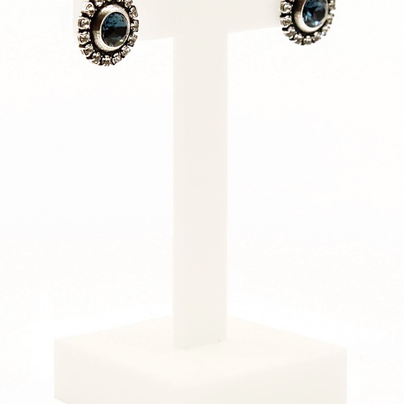 Blue sapphire post back stud earrings, stud earrings, halo of pave post back - Picture 3 of 3